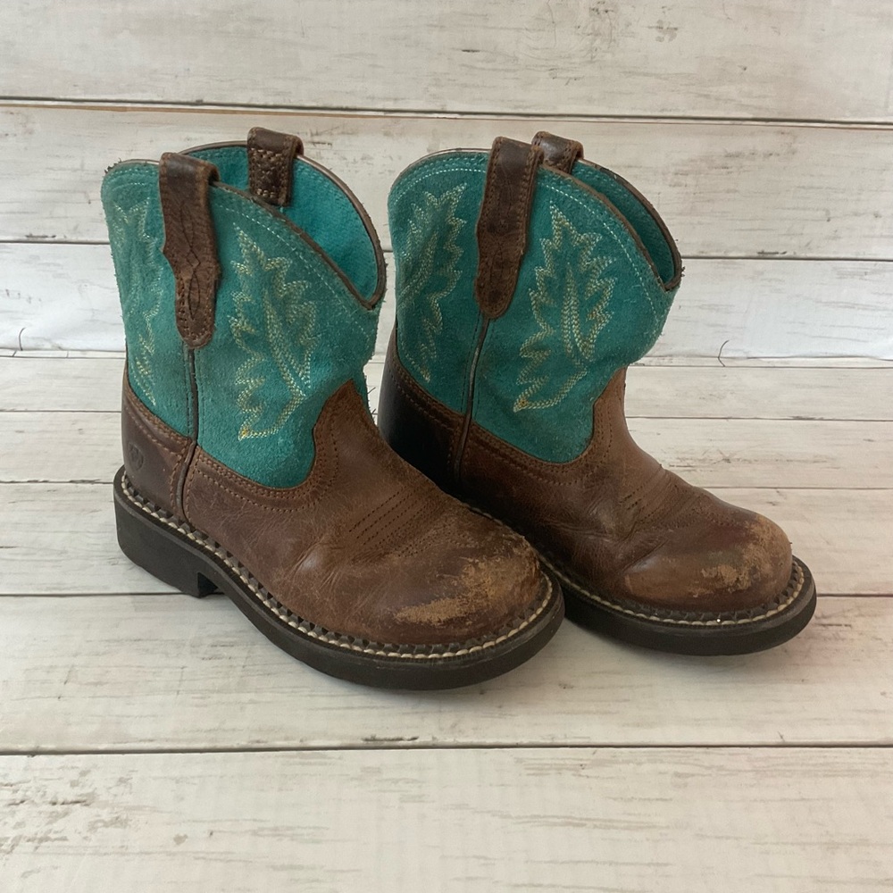 Ariat Brand leather Brown and Teal turquoise Western Boots for kids. Size 11
